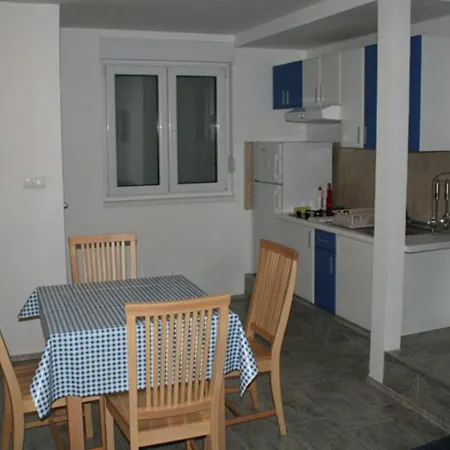 By The Sea Apartman *